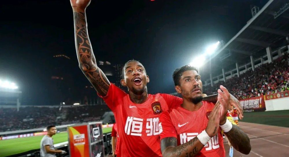 巴萨在2023年不会签署任何续约合同，所有谈判都将在2024年进行，包括德容，他无疑是巴萨计划的关键球员。