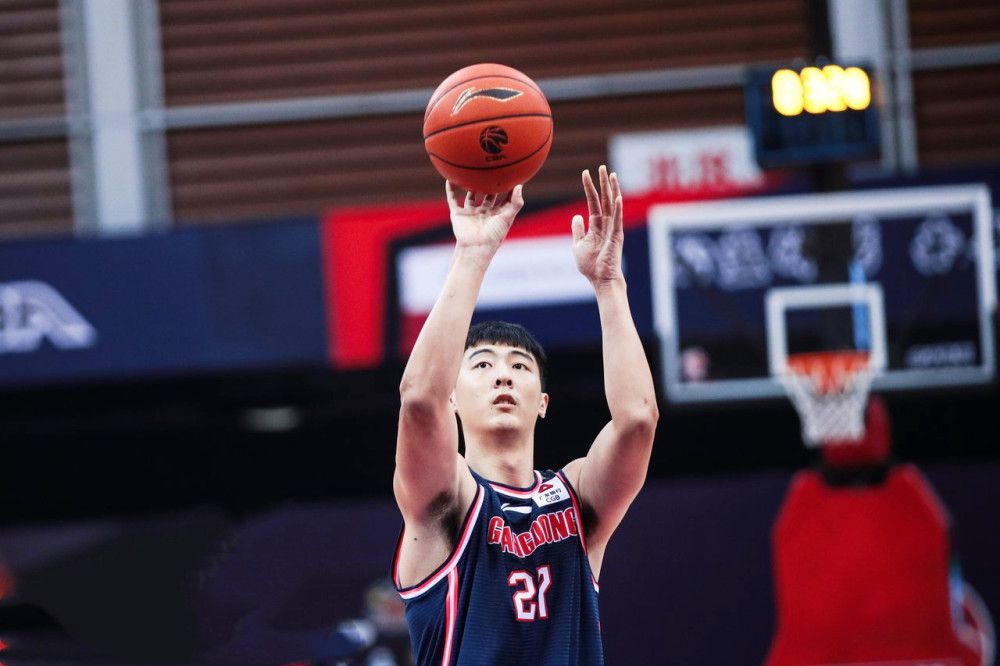 这一会儿的功夫，叫了叶辰三次爸爸了。